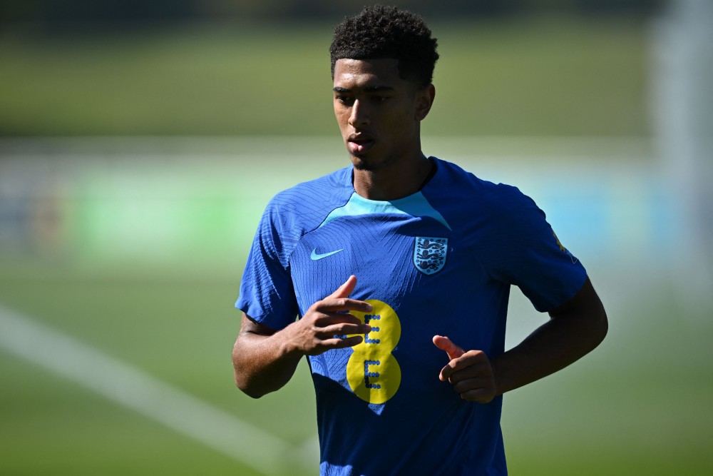 Gelandang Inggris Jude Bellingham mengikuti sesi latihan timnas sepak bola Inggris di St George's Park. AFP